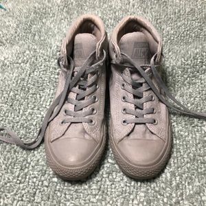 Converse All Stars women’s size 8 high top gray